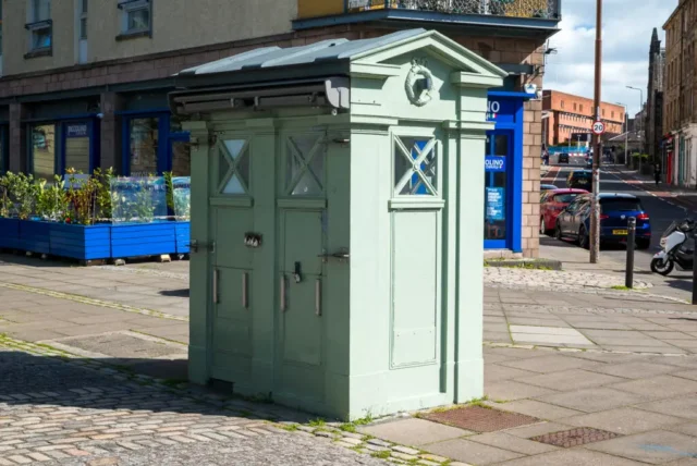 Unused Polis box outside Piccolinos, Lauriston Place, Edinburgh