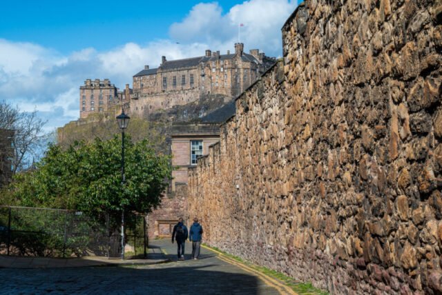 The Vennel, Ednburgh, walking towards the Flodden Wall