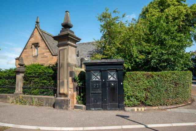 Polis box in West Coates, Edinburgh