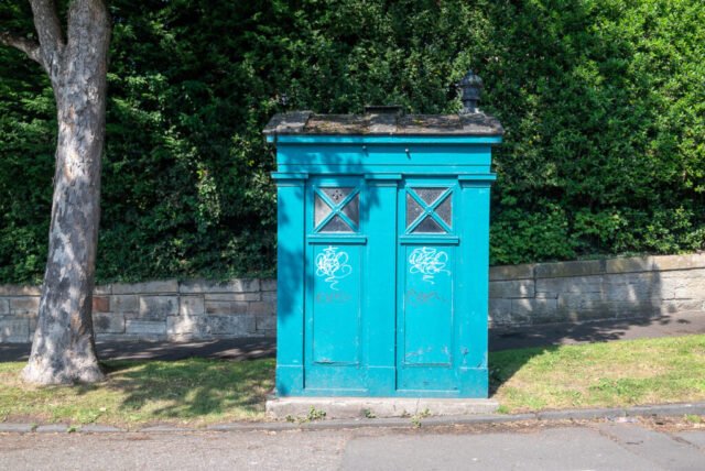 Polis box on Murrayfield Avenue, Edinburgh