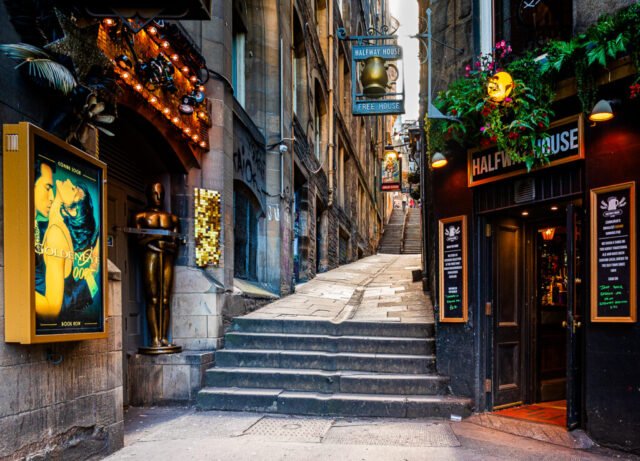 Flesh Market Close , Old Town Edinburgh