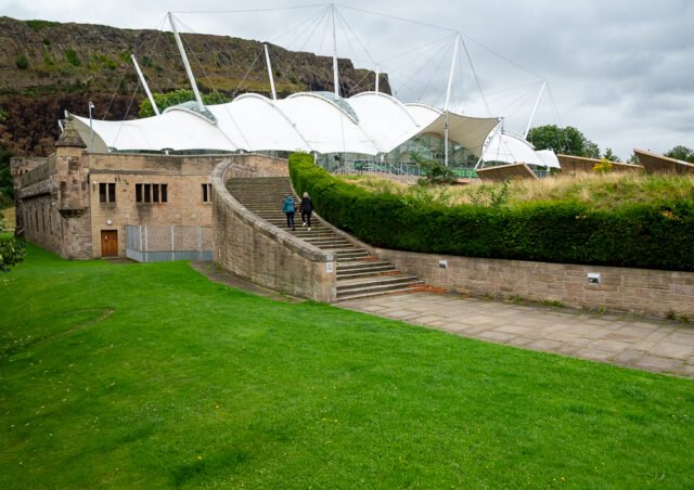 Dynamic Earth
