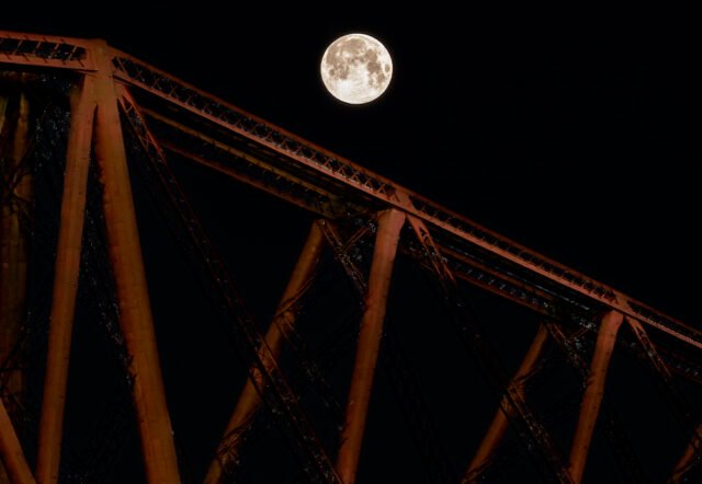 Wolf Moon, Forth Bridge
