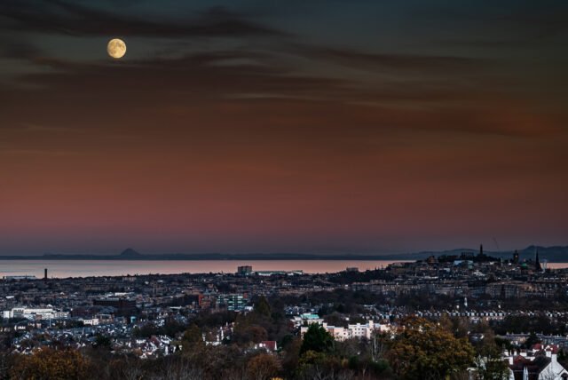 Hunter's Moon viewed from Murrayfield Golf Course